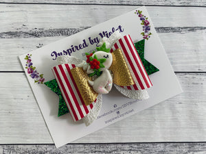 4.5" Violet bow - White Reindeer Clay - on clip