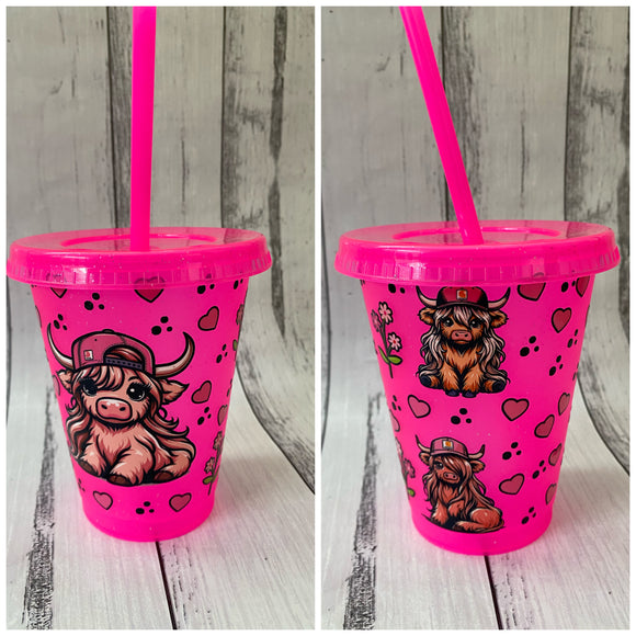 16oz tapered plastic cup - Highland Cow Neon Pink