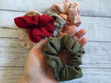 Small Ribbed Scrunchie - Pastel Peach