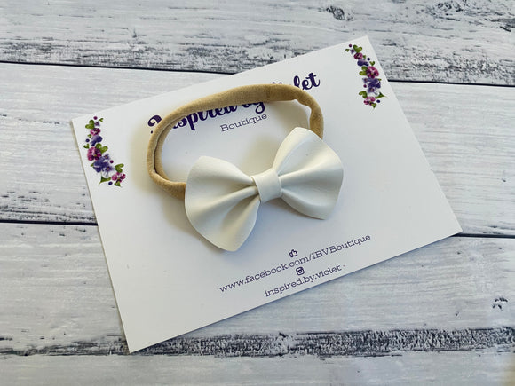 2.7” Chloe mini Bow on band - White