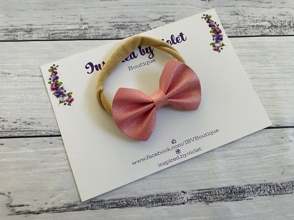 2.7” Chloe mini Bow on band - Peach Shimmer